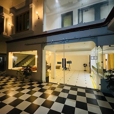 The Lavish Stay Varanasi Eksteriør bilde