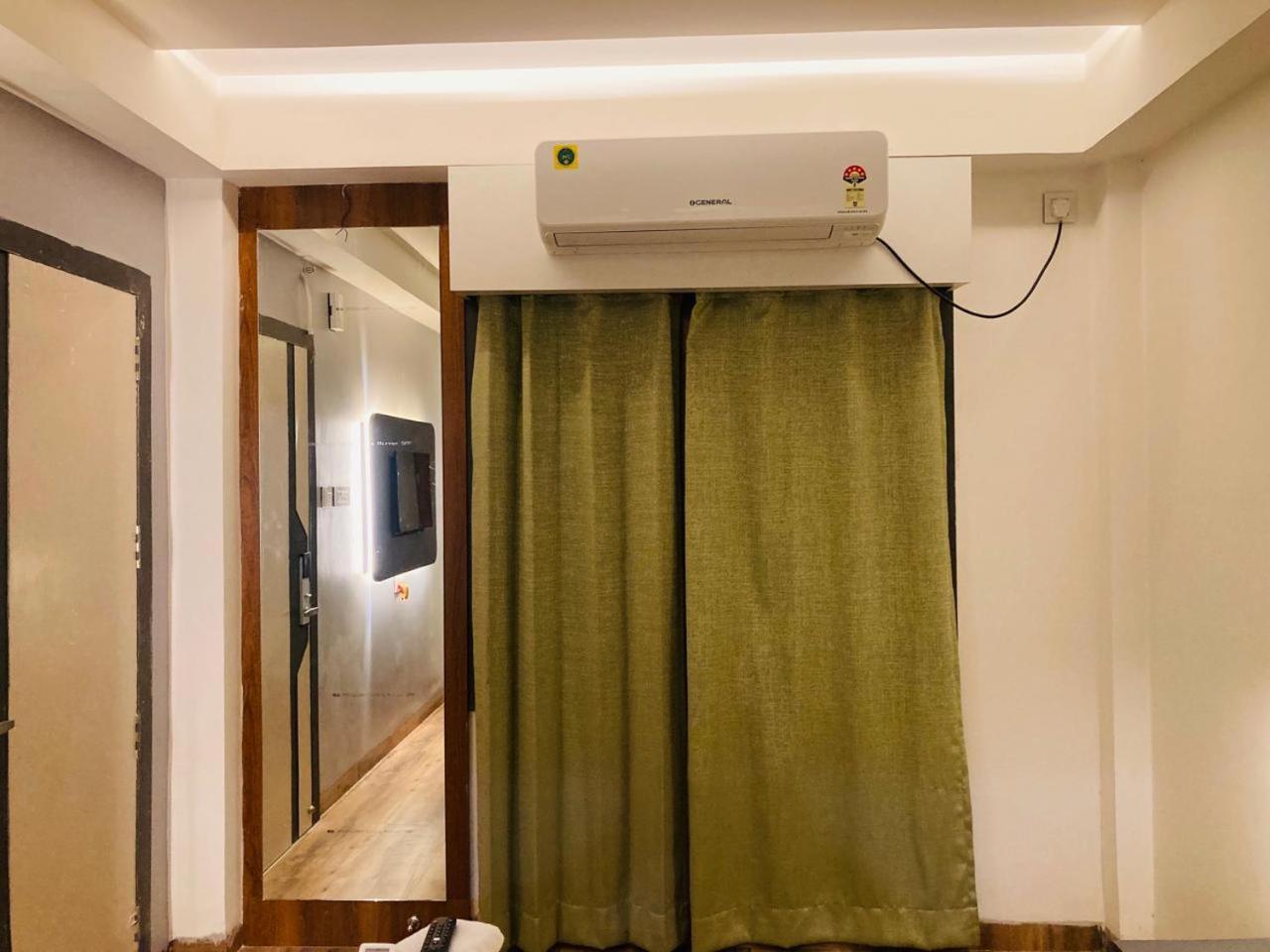 The Lavish Stay Varanasi Eksteriør bilde