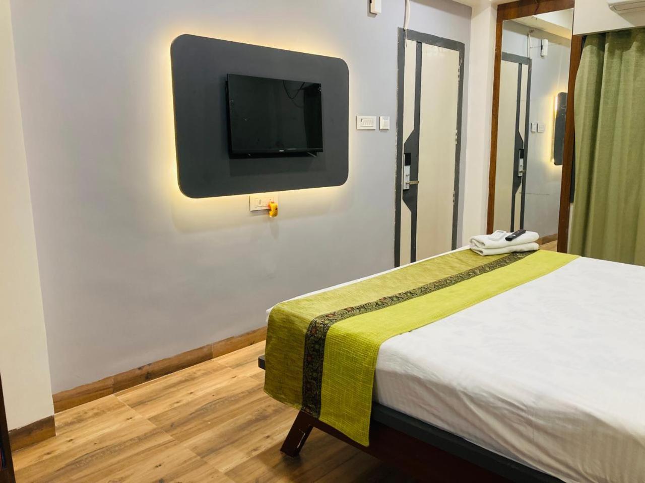 The Lavish Stay Varanasi Eksteriør bilde