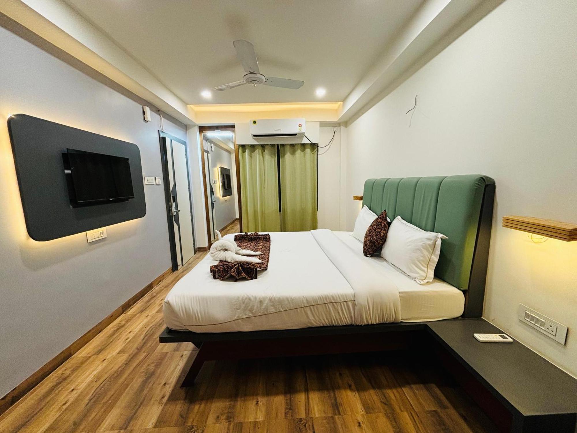 The Lavish Stay Varanasi Eksteriør bilde