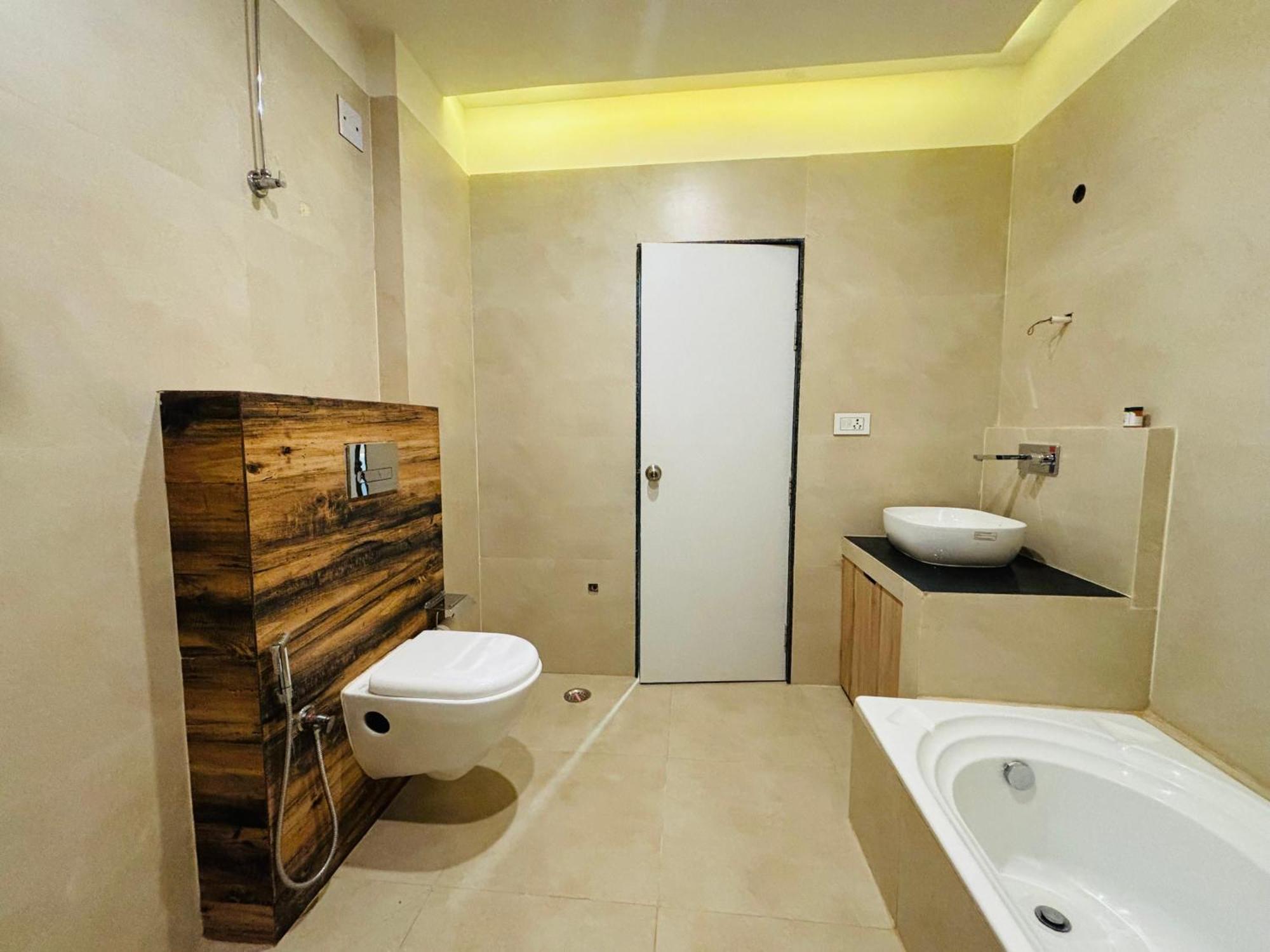 The Lavish Stay Varanasi Eksteriør bilde