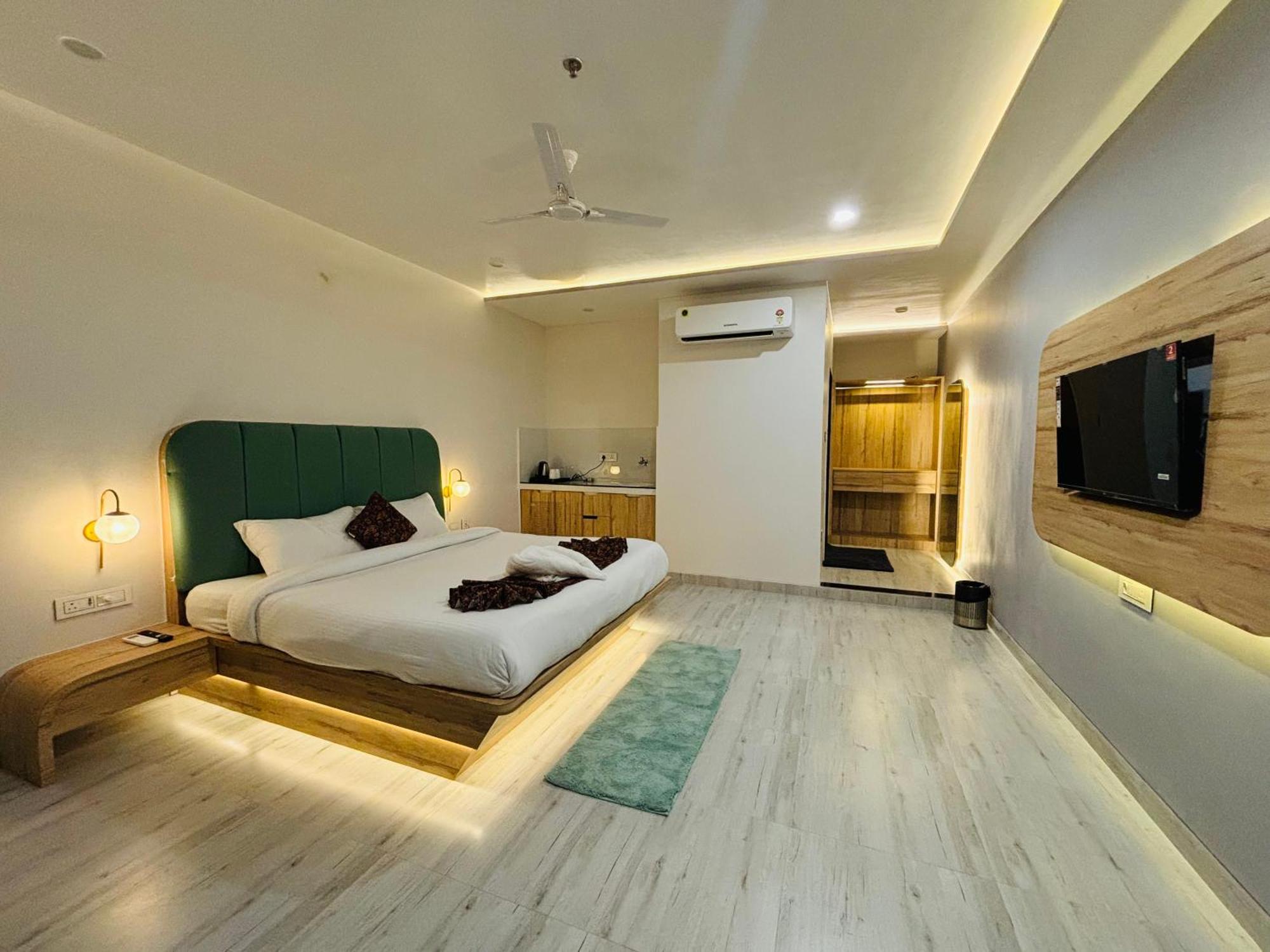 The Lavish Stay Varanasi Eksteriør bilde