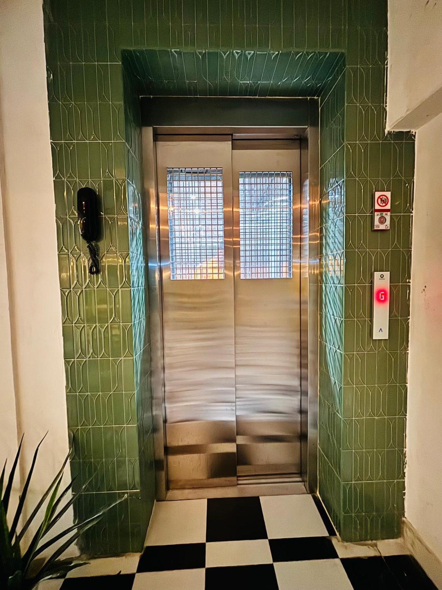 The Lavish Stay Varanasi Eksteriør bilde