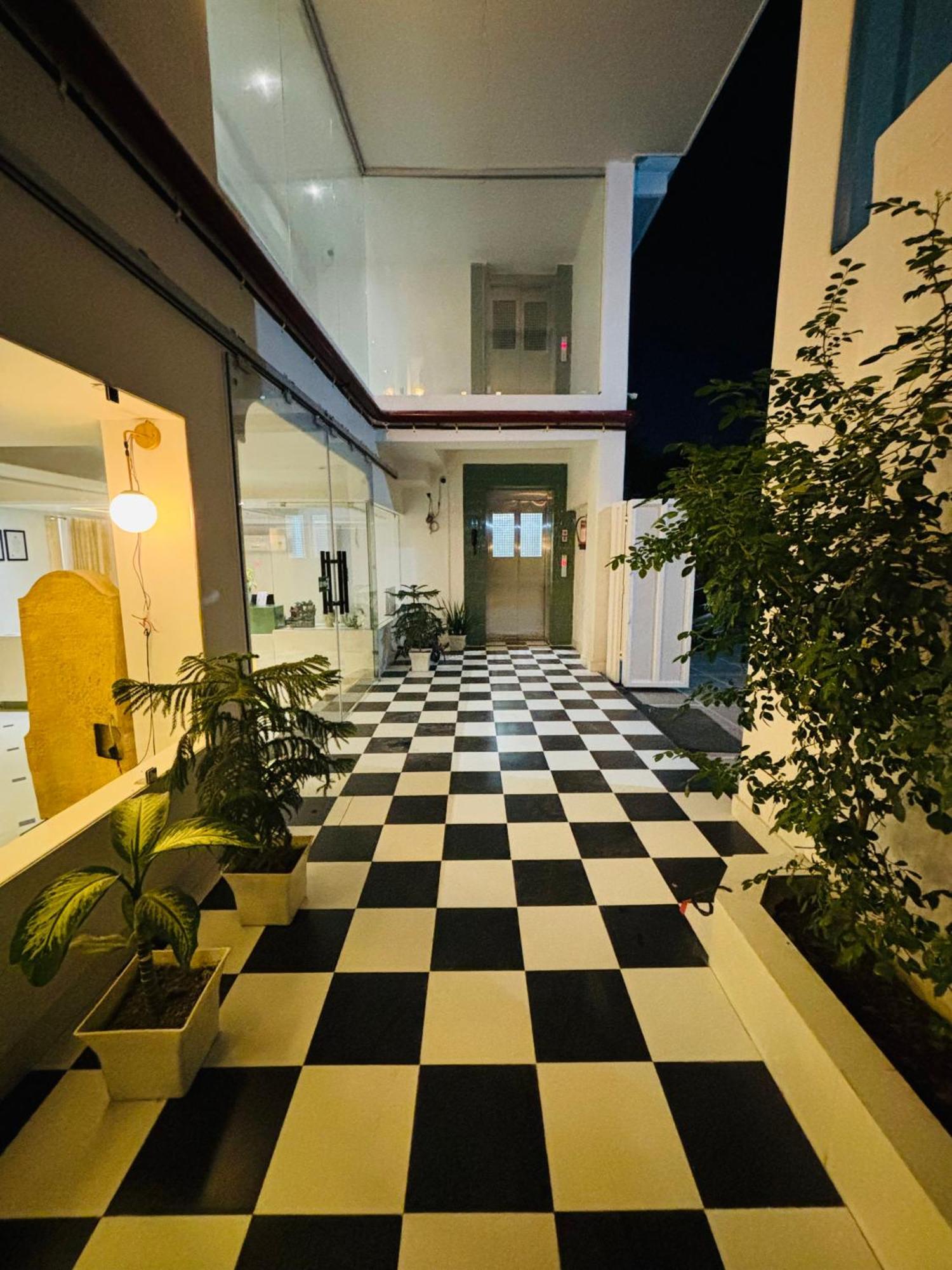 The Lavish Stay Varanasi Eksteriør bilde
