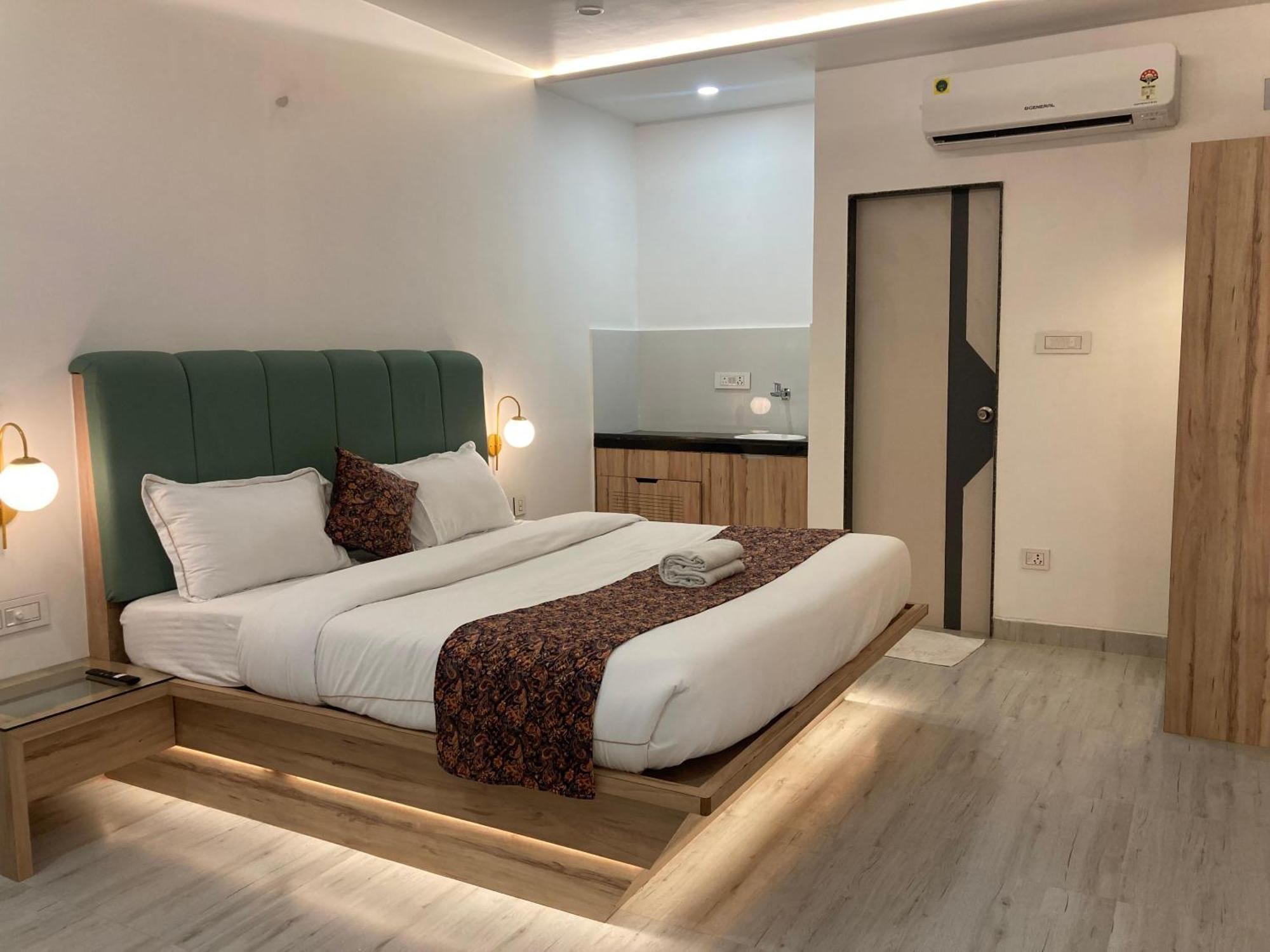 The Lavish Stay Varanasi Eksteriør bilde