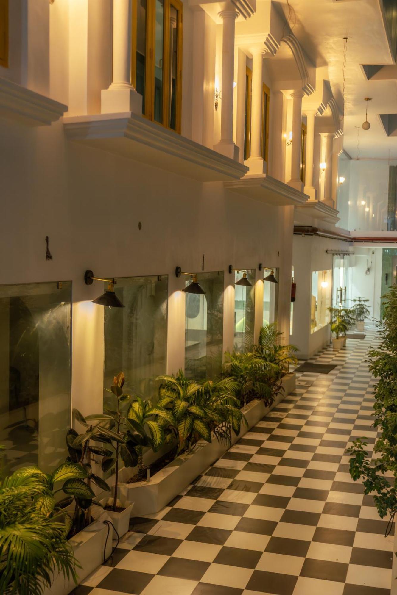 The Lavish Stay Varanasi Eksteriør bilde