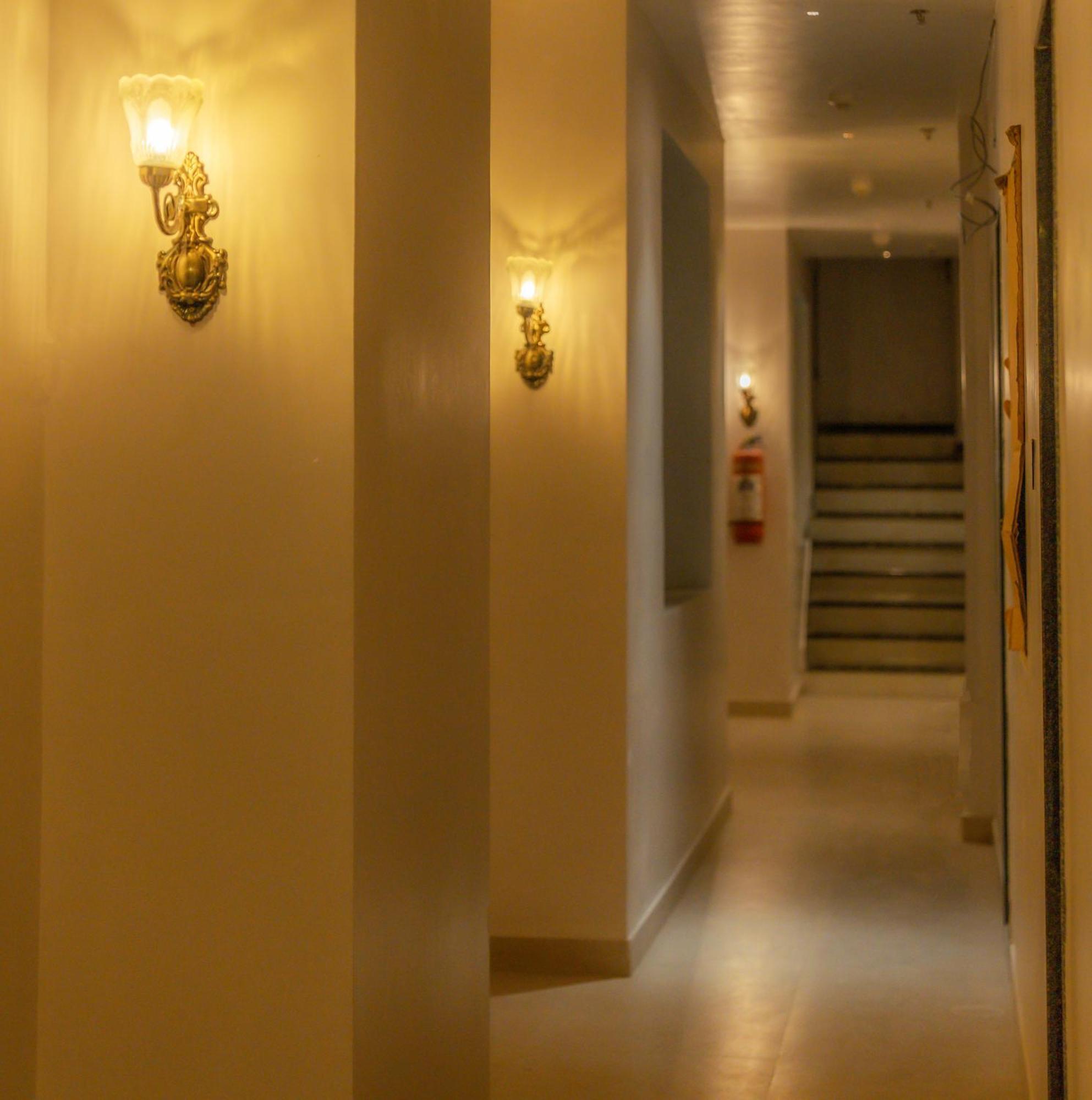The Lavish Stay Varanasi Eksteriør bilde