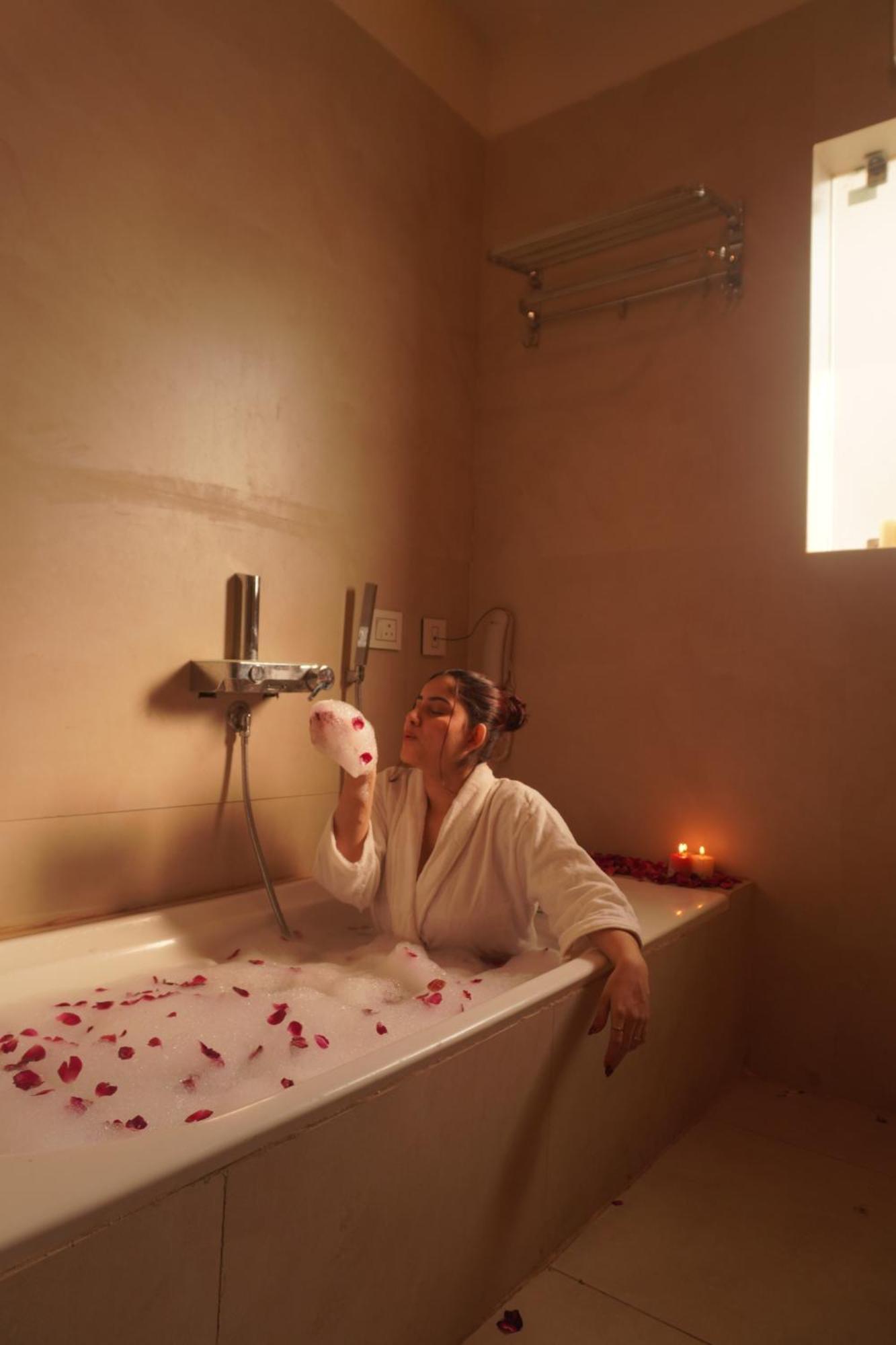 The Lavish Stay Varanasi Eksteriør bilde