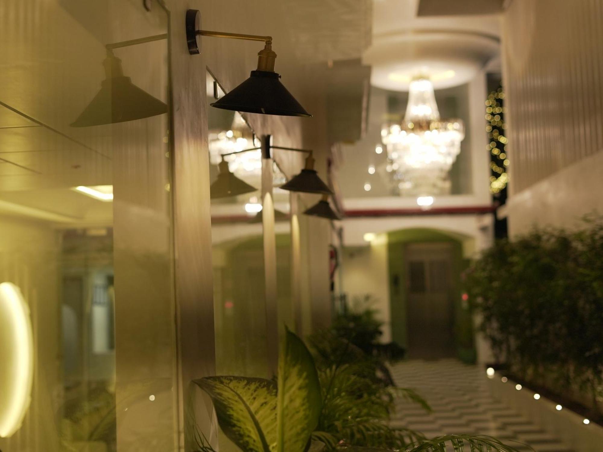 The Lavish Stay Varanasi Eksteriør bilde