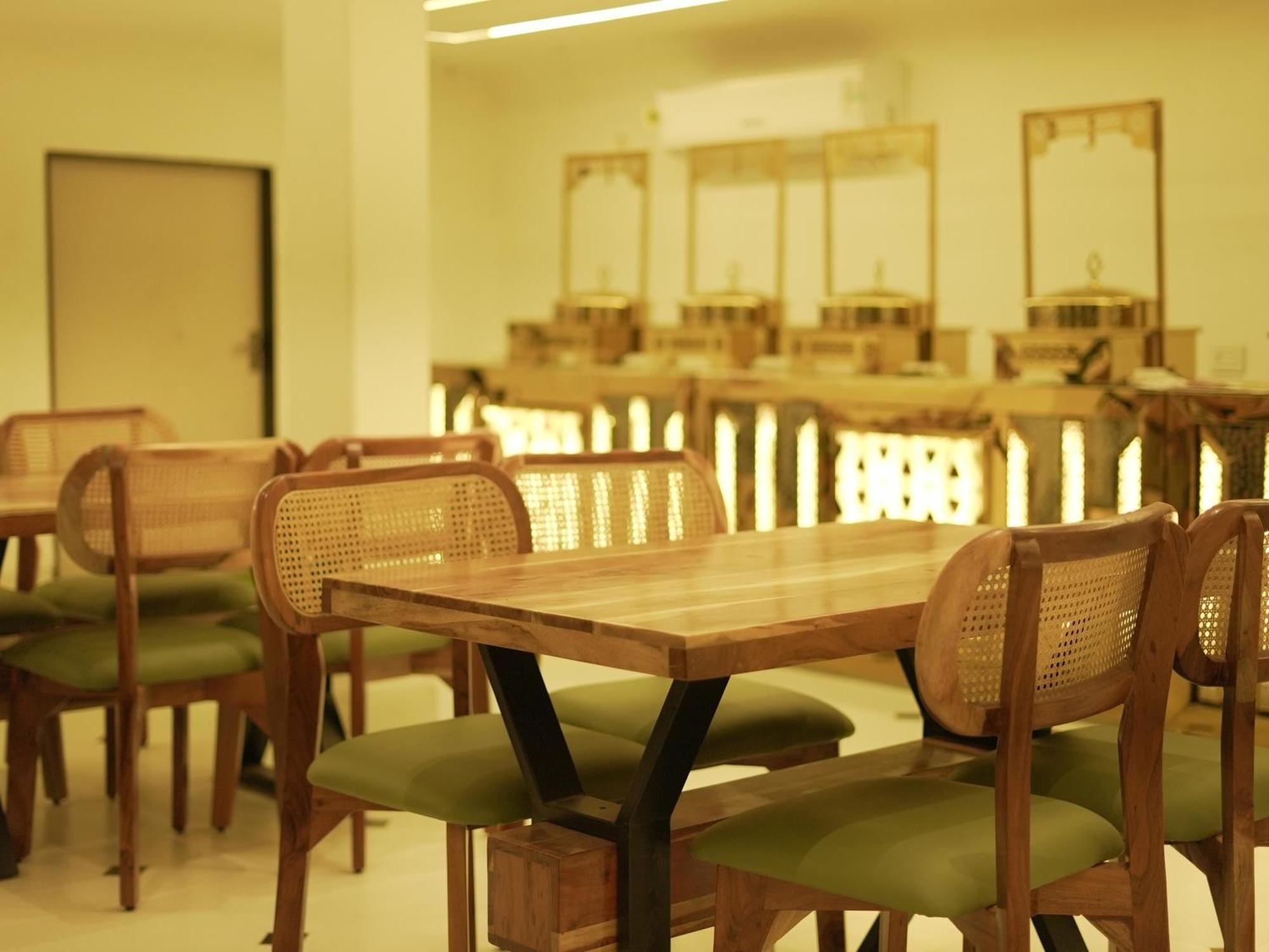 The Lavish Stay Varanasi Eksteriør bilde