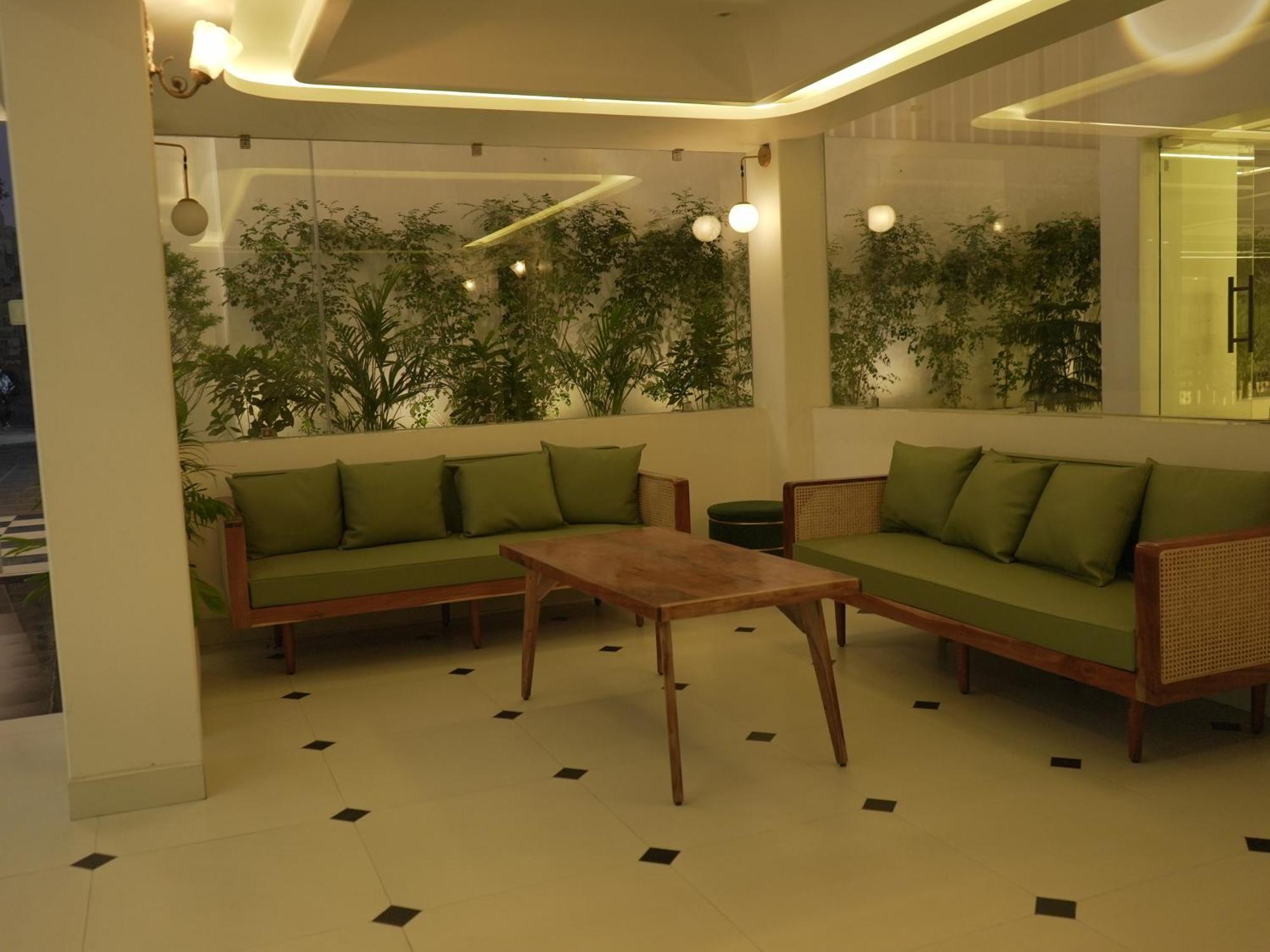 The Lavish Stay Varanasi Eksteriør bilde
